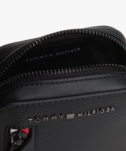 TOMMY HILFIGER(トミーヒルフィガー)の「コープフォンクロスボディバッグ(ボディバッグ/ウエストポーチ・メンズ・ブラック・FREE)」の2枚目の写真