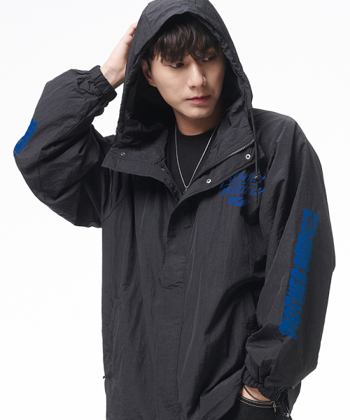ARTISTWEAR（アーティストウェア）の「[ATW]ソルドアウトフード風防（ナイロンジャケット・レディース・ブラック・MEDIUM/LARGE/X-LARGE/XX-LARGE）」の2枚目の写真