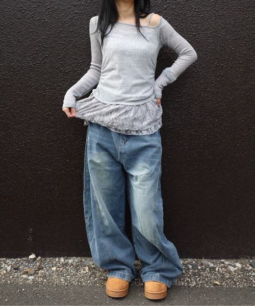 Vini（ヴィニ）の「オフショルアシンメトリーレーストップス（Tシャツ/カットソー・レディース・ブラウン/グレー・MEDIUM）」の3枚目の写真