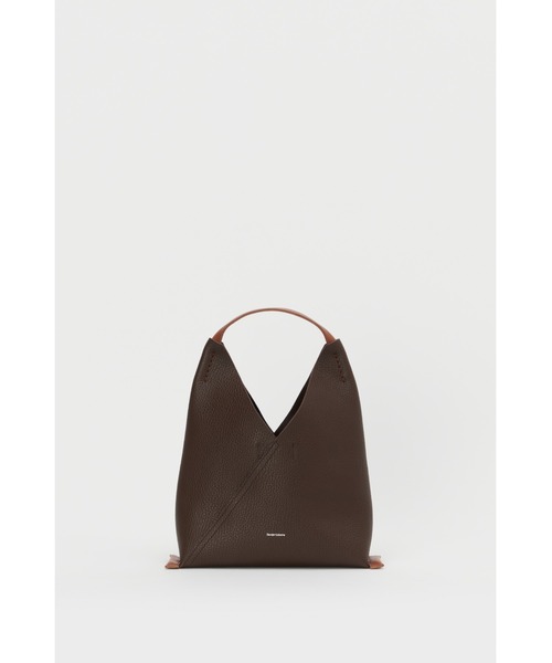Hender Scheme(エンダースキーマ)の「triangle bag(ハンドバッグ・メンズ・ダークブラウン/ブラック/ベージュ系その他/ネイビー・FREE)」の2枚目の写真