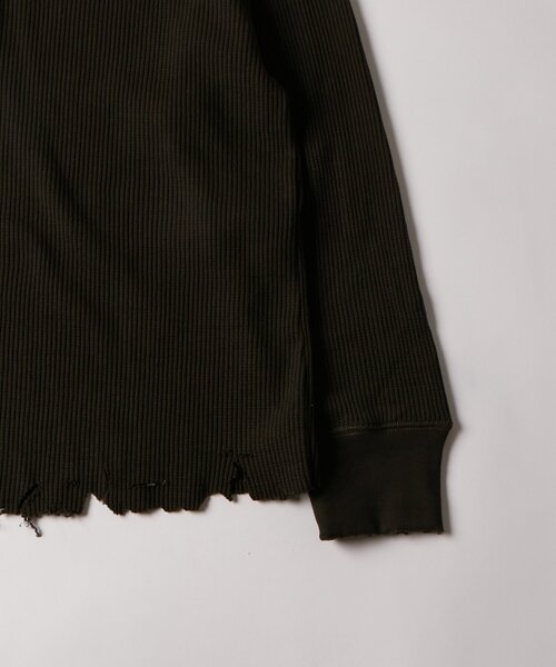 WHO'S WHO gallery（フーズフーギャラリー）の「【FromVintage】ダメージワッフルヘンリーL/STEE（Tシャツ/カットソー・メンズ・ホワイト/チャコールグレー・FREE）」の7枚目の写真