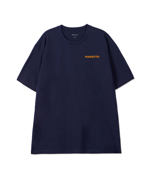 MAKEITTO（メイキット）の「[URBAN LETTERING] CREW NECK TEE_NAVY（Tシャツ/カットソー・メンズ・その他・MEDIUM/LARGE/X-LARGE/XX-LARGE）」の3枚目の写真