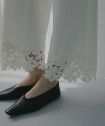 MANOF（マノフ）の「COTTON LACE DOCKING PANTS（デニムパンツ）」