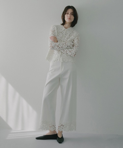 MANOF（マノフ）の「COTTON LACE DOCKING PANTS（デニムパンツ・レディース・ホワイト/ブラック・M/S）」の3枚目の写真