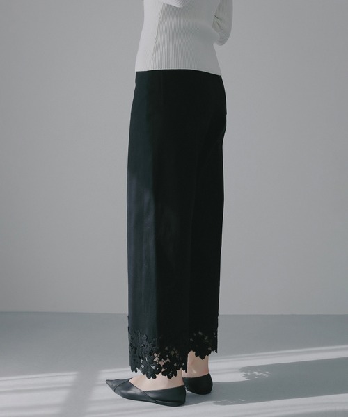 MANOF（マノフ）の「COTTON LACE DOCKING PANTS（デニムパンツ・レディース・ホワイト/ブラック・M/S）」の20枚目の写真