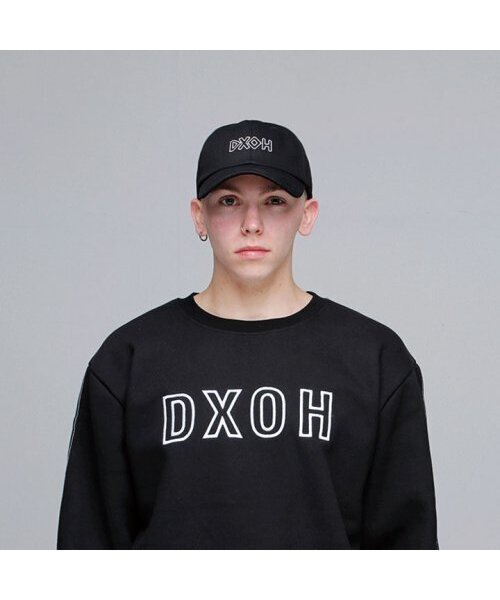 DXOH(ディソエイチ)の「カジュアルロゴキャップ(キャップ・メンズ・ブラック・FREE)」の1枚目の写真