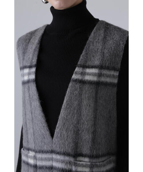 ADORE(アドーア)の「アルパカシャギーチェックワンピース(ジャンパースカート・レディース・グレー/ホワイト系その他・38)」の9枚目の写真