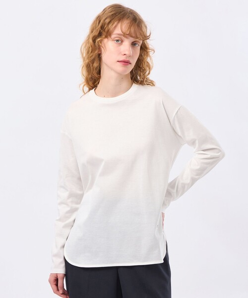 MACKINTOSH PHILOSOPHY（ﾏｯｷﾝﾄｯｼｭ ﾌｨﾛｿﾌｨｰ）の「【LEE4月号/蛯原友里さん着用】ラウンドヘムシルケットカットソー（Tシャツ/カットソー・レディース・オフホワイト/ネイビー・38）」の9枚目の写真