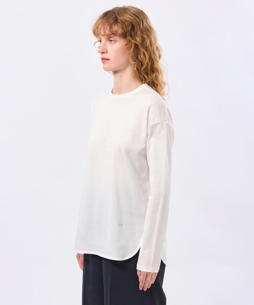 MACKINTOSH PHILOSOPHY（ﾏｯｷﾝﾄｯｼｭ ﾌｨﾛｿﾌｨｰ）の「【LEE4月号/蛯原友里さん着用】ラウンドヘムシルケットカットソー（Tシャツ/カットソー・レディース・オフホワイト/ネイビー・38）」の10枚目の写真