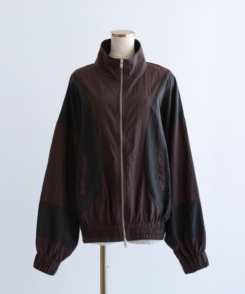 EN NEUME(エンノイム)の「Washed Taffeta Bicolor Oversize Blouson(ブルゾン・レディース・ブラウン/ブラック/グレイッシュベージュ・FREE)」の6枚目の写真
