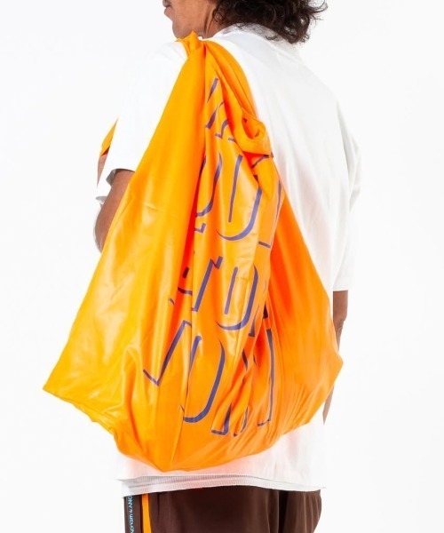 TonyTaizsun（トニータイズサン）の「【TonyTaizsun/トニータイズサン】Tony便利 Bag (特大+極小セット)　ビッグトート　ランドリー　ショッピング（ショルダーバッグ・メンズ・オレンジ/ホワイト・FREE）」の2枚目の写真
