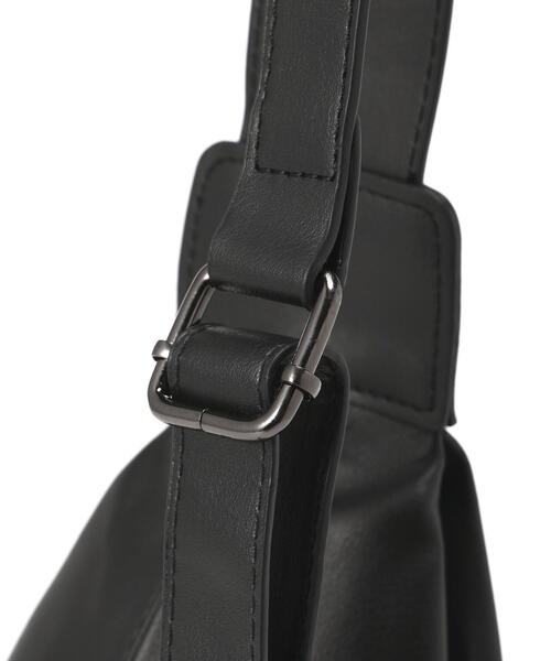 FREE'S MART（フリーズマート）の「ワンショルダーポーチバッグ（ショルダーバッグ・レディース・ブラック・ﾌﾘ-）」の5枚目の写真