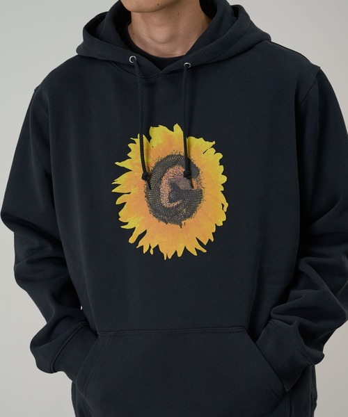 Gramicci（グラミチ）の「G-FLOWER HOODED SWEATSHIRT｜Gフラワーフーデッドスウェットシャツ（パーカー・メンズ・レッド/ヘザーグレー/ブラック・S/M/L/XL/XXL）」の2枚目の写真