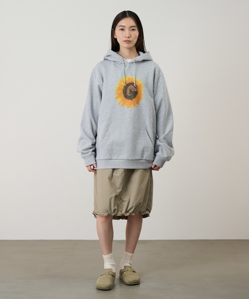 Gramicci（グラミチ）の「G-FLOWER HOODED SWEATSHIRT｜Gフラワーフーデッドスウェットシャツ（パーカー・メンズ・レッド/ヘザーグレー/ブラック・S/M/L/XL/XXL）」の4枚目の写真