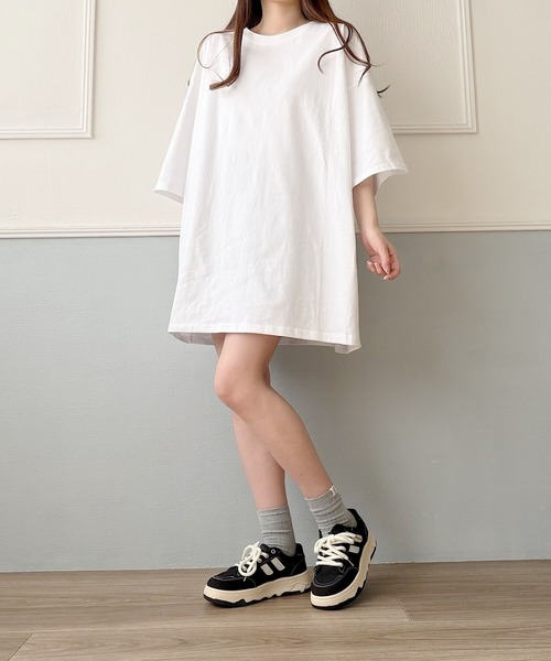 Nana(ナナ)の「ルーズシルエットTシャツワンピース(Tシャツ/カットソー・レディース・ブラック/ホワイト・FREE)」の6枚目の写真