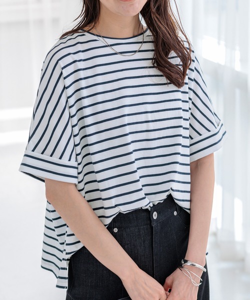 BELLUNA PLUS(ベルーナ)の「【接触冷感 / 体型カバー】ゆるTシャツ(Tシャツ/カットソー・レディース・ネイビー/イエロー/ホワイト×ネイビー/グレイッシュブルー/カーキ・MEDIUM/LARGE/X-LARGE)」の2枚目の写真
