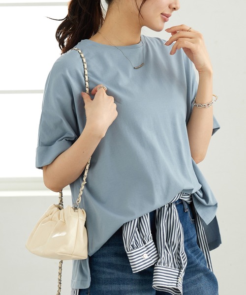 BELLUNA PLUS(ベルーナ)の「【接触冷感 / 体型カバー】ゆるTシャツ(Tシャツ/カットソー・レディース・ネイビー/イエロー/ホワイト×ネイビー/グレイッシュブルー/カーキ・MEDIUM/LARGE/X-LARGE)」の4枚目の写真