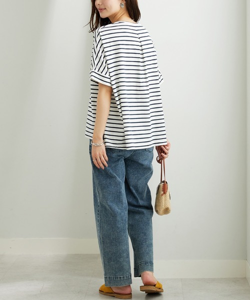 BELLUNA PLUS(ベルーナ)の「【接触冷感 / 体型カバー】ゆるTシャツ(Tシャツ/カットソー・レディース・ネイビー/イエロー/ホワイト×ネイビー/グレイッシュブルー/カーキ・MEDIUM/LARGE/X-LARGE)」の12枚目の写真