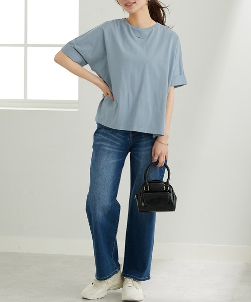 BELLUNA PLUS(ベルーナ)の「【接触冷感 / 体型カバー】ゆるTシャツ(Tシャツ/カットソー・レディース・ネイビー/イエロー/ホワイト×ネイビー/グレイッシュブルー/カーキ・MEDIUM/LARGE/X-LARGE)」の21枚目の写真