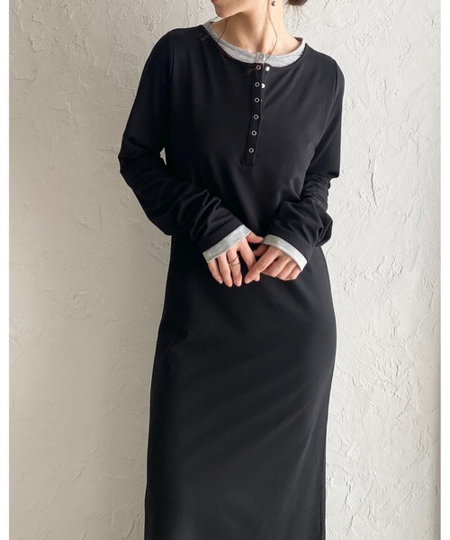 She's Closet(シーズクローゼット)の「長袖ロング丈 配色 レイヤード風 ヘンリーネック タイトワンピース(ワンピース・レディース・杢グレー/ブラック/チャコール・FREE)」の4枚目の写真