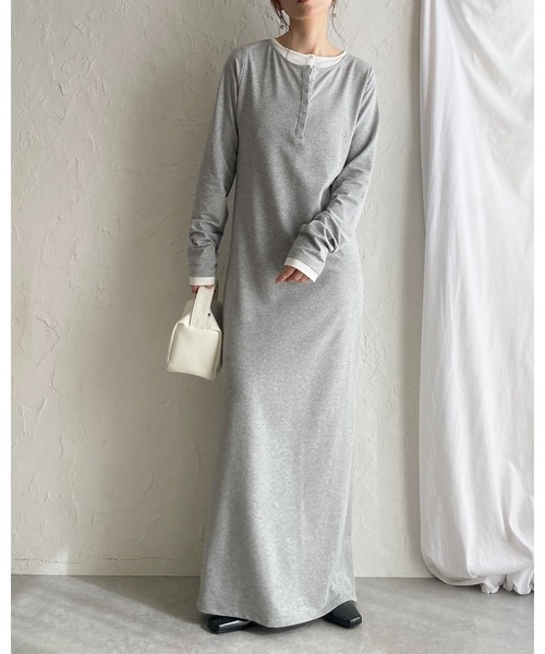 She's Closet(シーズクローゼット)の「長袖ロング丈 配色 レイヤード風 ヘンリーネック タイトワンピース(ワンピース・レディース・杢グレー/ブラック/チャコール・FREE)」の11枚目の写真