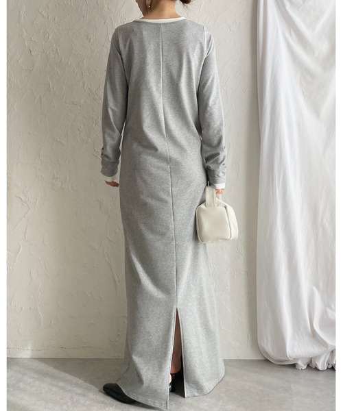 She's Closet(シーズクローゼット)の「長袖ロング丈 配色 レイヤード風 ヘンリーネック タイトワンピース(ワンピース・レディース・杢グレー/ブラック/チャコール・FREE)」の13枚目の写真