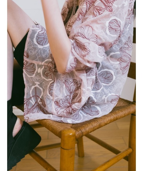 sahara(サハラ)の「Flower Embroidery Over Shirt/フラワーエンブロイダリーオーバーシャツ(シャツ/ブラウス・レディース・ブラック/アイボリー/ピンク・FREE)」の7枚目の写真