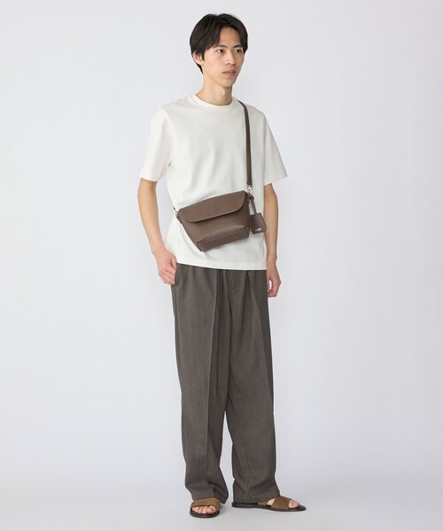 SHIPS（シップス）の「【WEB限定】SHIPS: 合成皮革 ミニ フラップ ショルダーバッグ（ボディバッグ/ウエストポーチ・メンズ・ネイビー/キャメル/ブラック・ONE SIZE）」の7枚目の写真