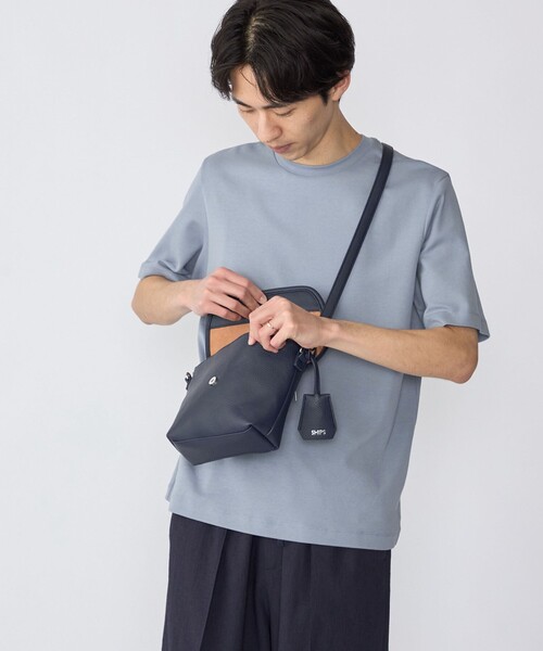 SHIPS（シップス）の「【WEB限定】SHIPS: 合成皮革 ミニ フラップ ショルダーバッグ（ボディバッグ/ウエストポーチ・メンズ・ネイビー/キャメル/ブラック・ONE SIZE）」の11枚目の写真