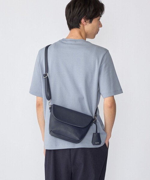 SHIPS（シップス）の「【WEB限定】SHIPS: 合成皮革 ミニ フラップ ショルダーバッグ（ボディバッグ/ウエストポーチ・メンズ・ネイビー/キャメル/ブラック・ONE SIZE）」の12枚目の写真