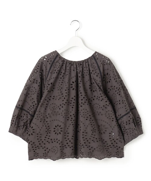 23区 L(ニジュウサンクオオキイサイズ)の「カットワークエンブロイダリー 2WAYブラウス(シャツ/ブラウス・レディース・ホワイト系/黄土色系/ダークブラウン系/ブラック系・44/48/46)」の16枚目の写真