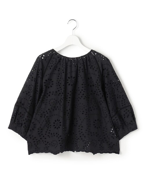 23区 L(ニジュウサンクオオキイサイズ)の「カットワークエンブロイダリー 2WAYブラウス(シャツ/ブラウス・レディース・ホワイト系/黄土色系/ダークブラウン系/ブラック系・44/48/46)」の18枚目の写真