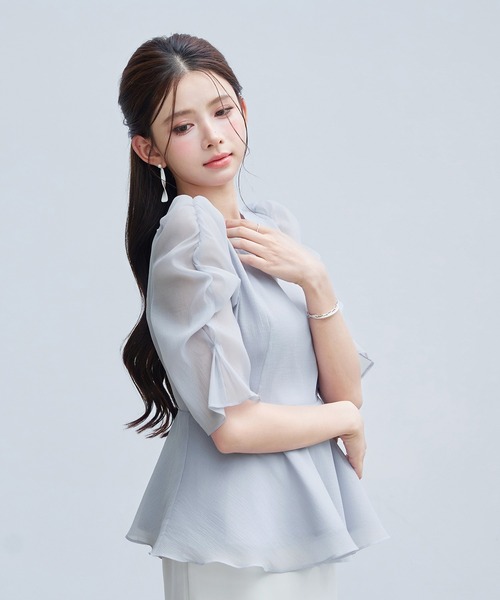 SAISON DE PAPILLON(セゾンドパピヨン)の「【お気に入り1.3万人突破】楊柳オーガンジー ペプラムブラウス 体型カバー・通勤・オフィスカジュアル(シャツ/ブラウス・レディース・ラベンダー/ブラック/ブルーグレー/アイボリー・L/M/S)」の12枚目の写真