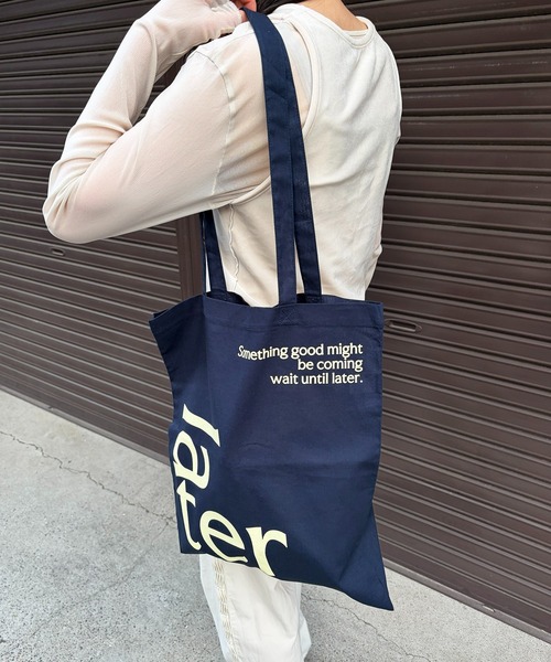 SETUP7（セットアップセブン）の「【THE READING ROOM PARIS】flat tote bag "later" グラフィックプリント フラットトートバッグ コットン（トートバッグ・レディース・ネイビー/ライトイエロー/スカイブルー/ホワイト・FREE）」の13枚目の写真