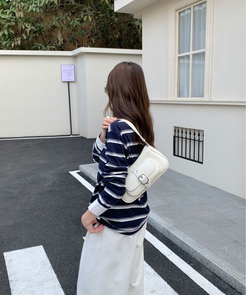 mebole(メボレ)の「Belt Pocket Shoulder Bag(ショルダーバッグ・レディース・ホワイト/シルバー/レッド/ブラック/ブラウン・FREE)」の7枚目の写真