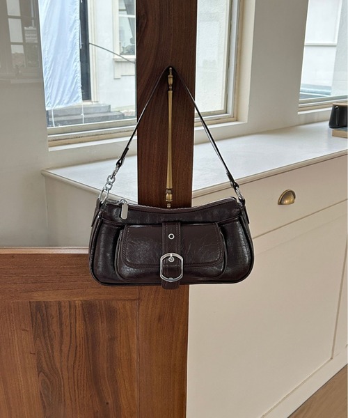mebole(メボレ)の「Belt Pocket Shoulder Bag(ショルダーバッグ・レディース・ホワイト/シルバー/レッド/ブラック/ブラウン・FREE)」の17枚目の写真