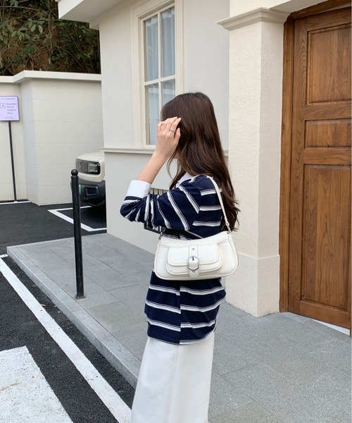 mebole(メボレ)の「Belt Pocket Shoulder Bag(ショルダーバッグ・レディース・ホワイト/シルバー/レッド/ブラック/ブラウン・FREE)」の9枚目の写真