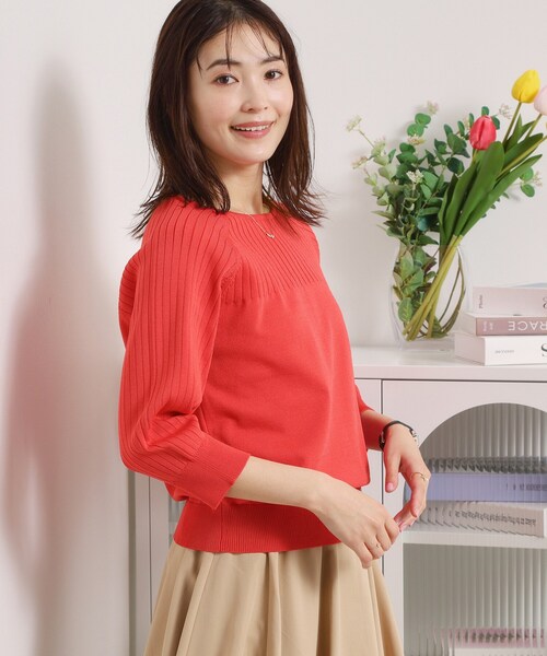 ITS'DEMO(イッツデモ)の「【縮みに強い/毛玉防止/洗濯機OK】タフニット リブ切替ニットプルオーバー(ニット/セーター・レディース・ブルー/オフホワイト/レッド系1/ブラック/ライトイエロー系・00)」の5枚目の写真