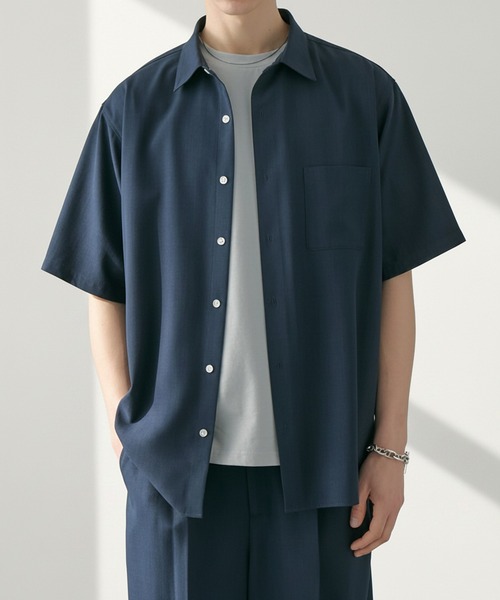 EASENCE(イーズエンス)の「【EASENCE】ハイツイステッドツイル ドライタッチ レギュラーカラー半袖シャツ<速乾/UVカット/イージーケア>(シャツ/ブラウス・メンズ・グレイッシュベージュ/ライトブルー/ホワイト/チャコール/ネイビー・S/M/L/XL)」の5枚目の写真
