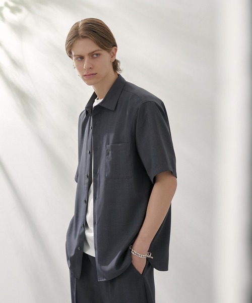 EASENCE(イーズエンス)の「【EASENCE】ハイツイステッドツイル ドライタッチ レギュラーカラー半袖シャツ<速乾/UVカット/イージーケア>(シャツ/ブラウス・メンズ・グレイッシュベージュ/ライトブルー/ホワイト/チャコール/ネイビー・S/M/L/XL)」の7枚目の写真