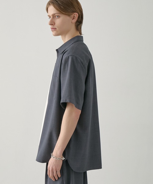 EASENCE(イーズエンス)の「【EASENCE】ハイツイステッドツイル ドライタッチ レギュラーカラー半袖シャツ<速乾/UVカット/イージーケア>(シャツ/ブラウス・メンズ・グレイッシュベージュ/ライトブルー/ホワイト/チャコール/ネイビー・S/M/L/XL)」の9枚目の写真