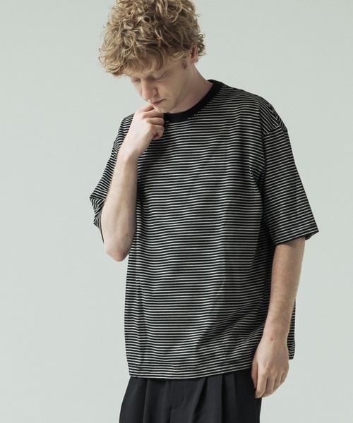 SLICK(スリック)の「【SLICK/スリック】30/2 Micro Border Drawstring T-Shirt/マイクロボーダードローストリングTシャツ/オーバーサイズ シルエット(Tシャツ/カットソー・メンズ・スミクロ/アイボリー/ブラック系その他・2/1/3)」の2枚目の写真