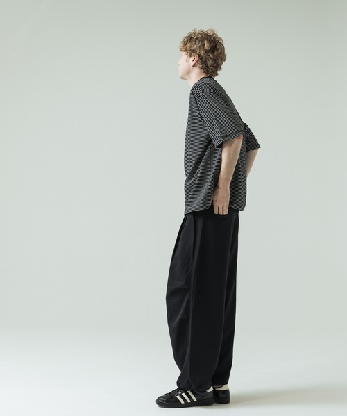 SLICK(スリック)の「【SLICK/スリック】30/2 Micro Border Drawstring T-Shirt/マイクロボーダードローストリングTシャツ/オーバーサイズ シルエット(Tシャツ/カットソー・メンズ・スミクロ/アイボリー/ブラック系その他・2/1/3)」の19枚目の写真