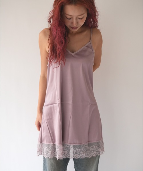 Jelly moo（ジェリームー）の「【 Jelly moo / ジェリームー 】 サテンタッチ レースヘム キャミワンピース（ワンピース・レディース・ホワイト/ボルドー/ブラック/ピンクベージュ・FREE）」の3枚目の写真