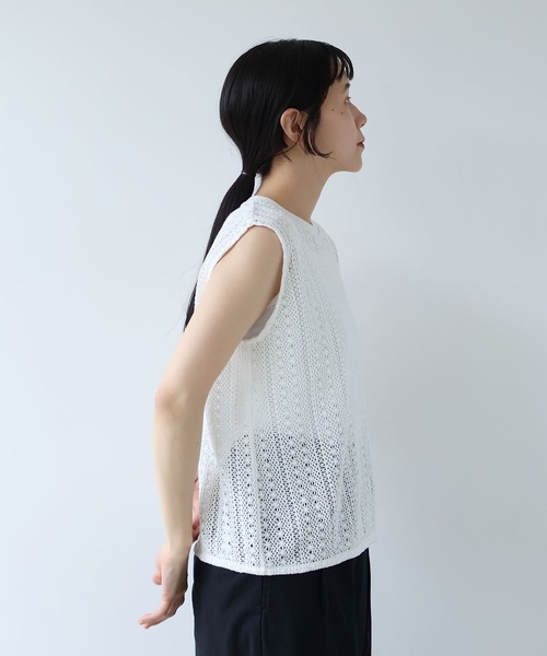 yuni(ユニ )の「crochet cotton lace no-sleeves pullover(Tシャツ/カットソー・レディース・ホワイト/ブラック・FREE)」の10枚目の写真