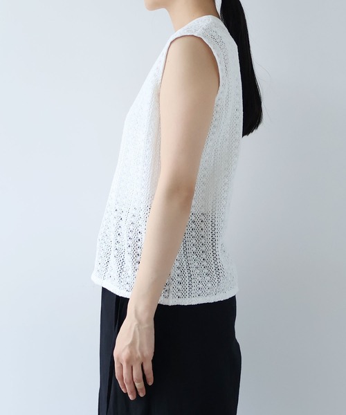 yuni(ユニ )の「crochet cotton lace no-sleeves pullover(Tシャツ/カットソー・レディース・ホワイト/ブラック・FREE)」の12枚目の写真