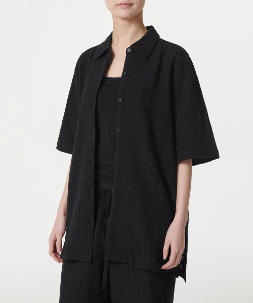 MUSINSA STANDARD WOMAN（ムシンサスタンダードウーマン）の「ウィメンズオーバーサイズチェックレース半袖シャツ[ブラック]（シャツ/ブラウス・レディース・その他・SMALL/MEDIUM/LARGE/X-SMALL）」の2枚目の写真