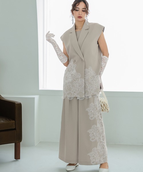 Callarus(カラルス)の「【セットアップ】アシメレース刺繍デザインジレパンツセットアップ(胸当て付き)〔Callarus〕(パンツドレス・レディース・チャコールグレー×ブラック/ベージュ系その他/ブラック×ホワイト・L/M/S/LL)」の14枚目の写真