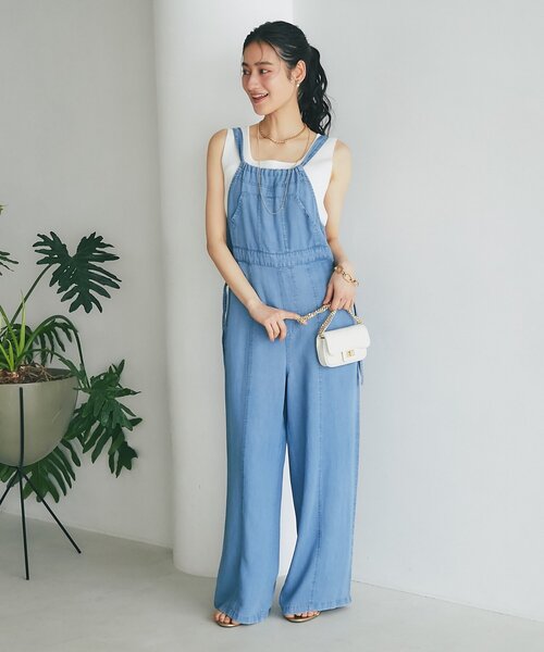 La boutique BonBon（ラブティックボンボン）の「セルロースデニムサロペット（ワンピース・レディース・サックスブルー・2）」の7枚目の写真