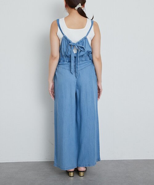 La boutique BonBon（ラブティックボンボン）の「セルロースデニムサロペット（ワンピース・レディース・サックスブルー・2）」の18枚目の写真